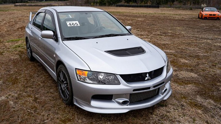 Σε δημοπρασία τα 27 απίστευτα αυτοκίνητα εμπόρου ναρκωτικών που συνελήφθη