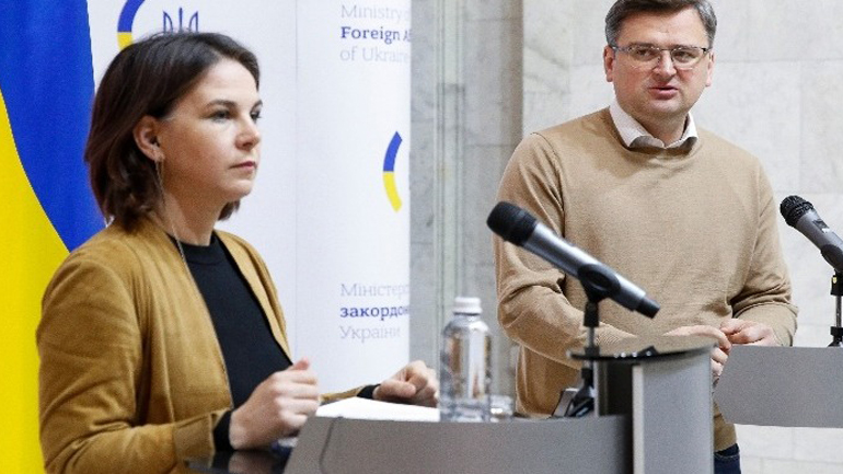 Το Κίεβο χαιρέτισε τη θέση της Γερμανίας που υιοθετεί πιο σκληρή στάση απέναντι στη Ρωσία