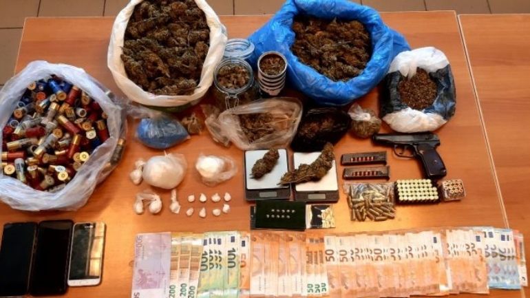 Ηράκλειο: «Μπλόκο» σε μεγάλη ποσότητα ναρκωτικών – Πιάστηκαν με χασίς και κοκαΐνη