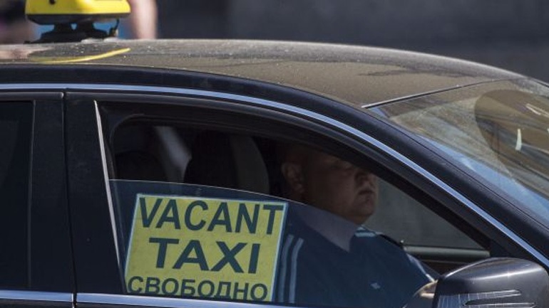 Ρωσία: Νέος νόμος «φακελώνει» τους πολίτες που μπαίνουν σε ταξί