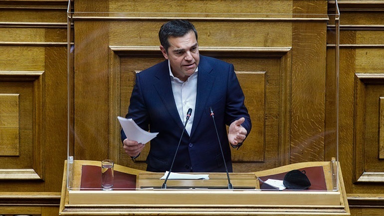 Τσίπρας: «Ο πρωθυπουργός υπερασπίζεται μια συμφωνία με τις ΗΠΑ δίχως ανταλλάγματα»