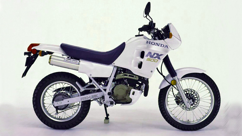 Η Honda αναβιώνει το θρυλικό NX Dominator