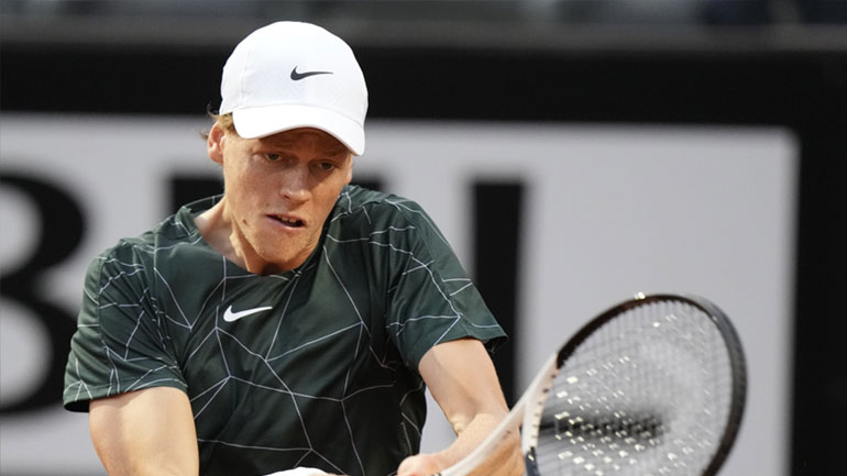 Τουρνουά Ρωμης: Ο Σίνερ στον δρόμο του Τσιτσιπά προς την τετράδα