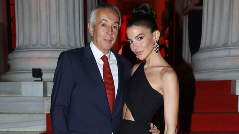 Γιάννης Κούστας: Σπάνια δημόσια εμφάνιση για τον εφοπλιστή και την 29χρονη σύζυγό του