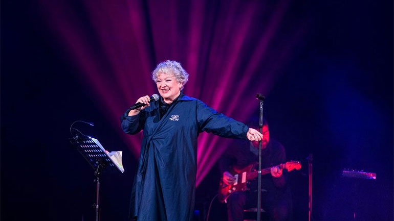 Η Τάνια Τσανακλίδου με το «Μαγικό κουτί» στο Θέατρο Βράχων «Μελίνα Μερκούρη»