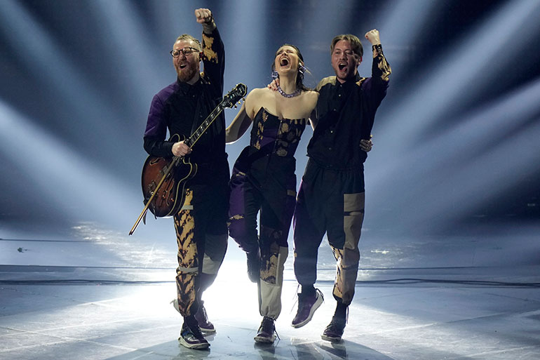 Lights Off / We Are Domi