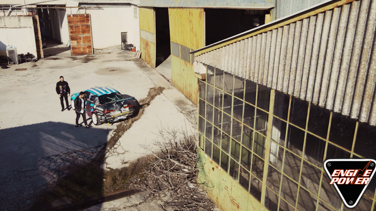 Συνέντευξη με το Νίκο Στραβοκώστα δίπλα στο μοναδικό Alfa Romeo 156 