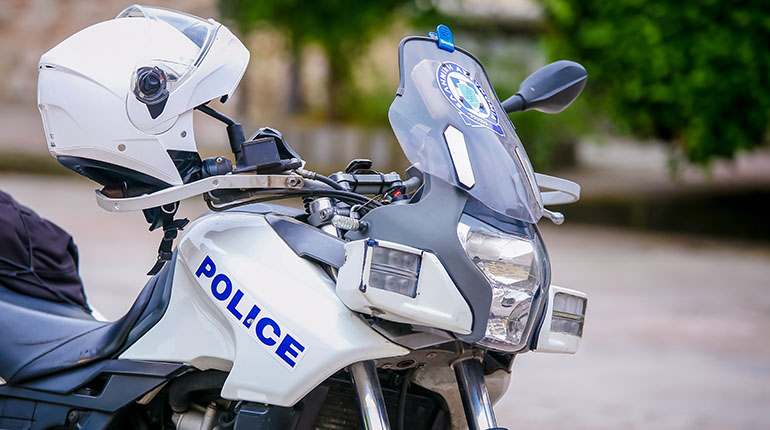 Κόρινθος: Εξαρθρώθηκε εγκληματική οργάνωση που εξαπατούσε πολίτες – Κατηγορούνται οκτώ άτομα