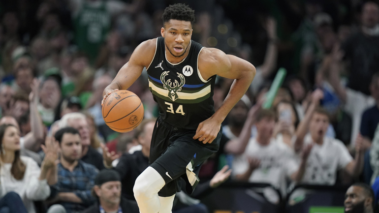 NBA: Αποθέωσε τον Γιάννη ο Μάτζικ Τζόνσον