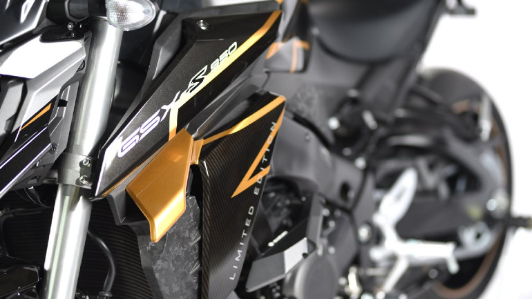 Ανθρακονήματα παντού!