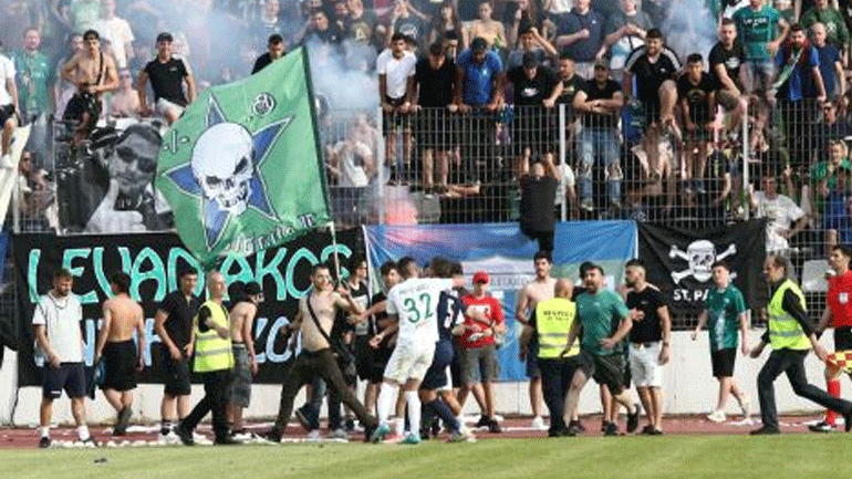 Λεβαδειακός: «Απαγόρευση εισόδου δια βίου στο γήπεδό μας, στον οπαδό που μπήκε στο γήπεδο»