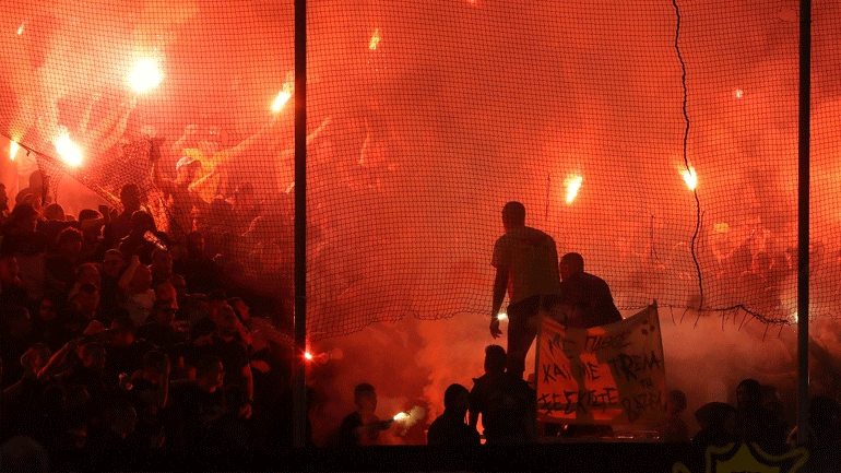 Οπαδοί της ΑΕΚ: «Παραιτηθείτε όλοι μέχρι το βράδυ»