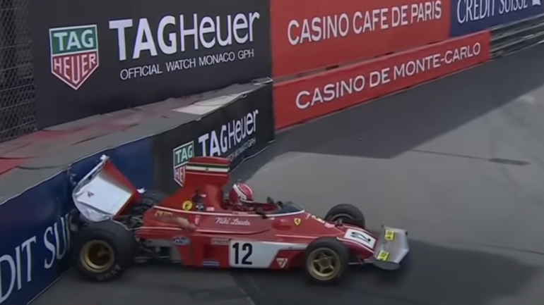 Η χειρότερη στιγμή για τον Leclerc. Τράκαρε με τη Ferrari του Niki Lauda στο Μονακό