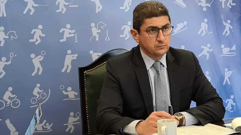 Απόδέχθηκε το αίτημα της FIFA και της UEFA ο Αυγενάκης