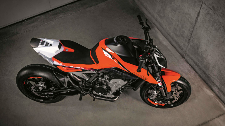 Ένα 490 Duke σε πρωτότυπη μορφή με την εξάτμιση στην ουρά!