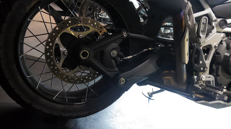 Άξονας για την κίνηση στον πίσω τροχό σε όλες τις εκδόσεις του Tiger 1200.