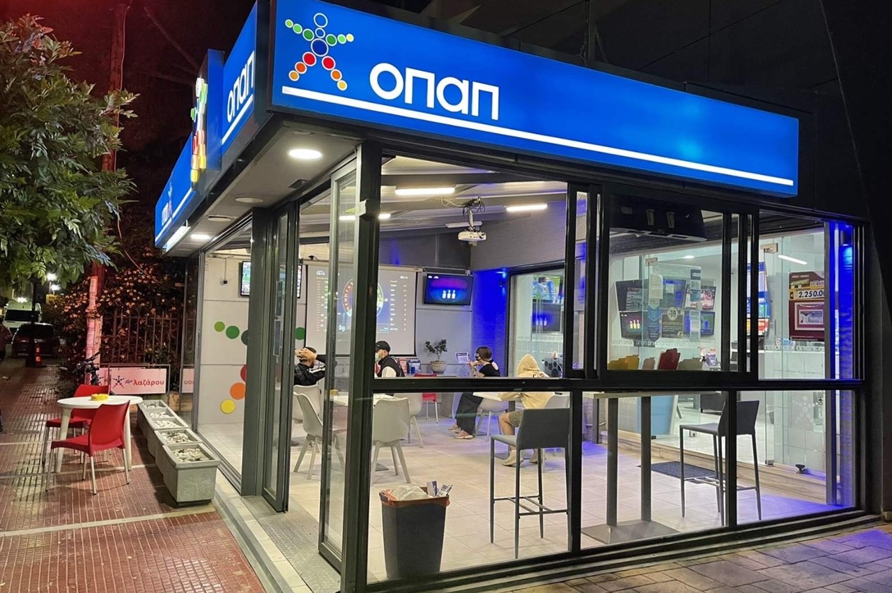 Το κατάστημα ΟΠΑΠ της Παναγιώτας Τσαρδούνη στους Αγίους Θεοδώρους Κορινθίας