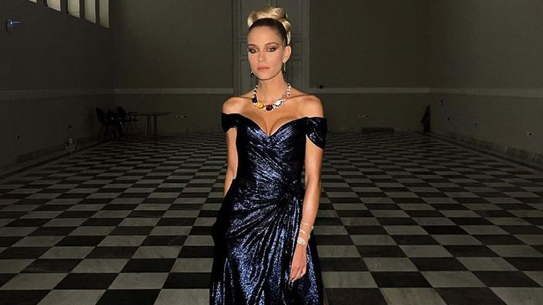 Δούκισσα Νομικού: Η old Hollywood εμφάνιση με δημιουργία Celia Kritharioti σε κοσμικό event