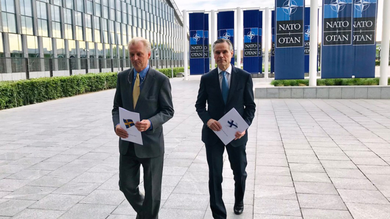 ΝΑΤΟ: Η Σουηδία και η Φινλανδία κατέθεσαν επισήμως αίτημα για την ένταξή τους στη Συμμαχία