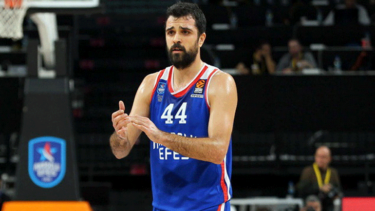 Euroleague: Χωρίς τον Σιμόν η Εφές στον ημιτελικό με τον Ολυμπιακό