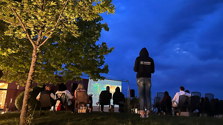 Νάουσα: Κρασί, σινεμά κι ένα φεγγάρι να το… πιεις στο ποτήρι