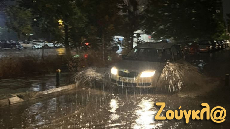 Ισχυρή καταιγίδα με αστραπές στην Αττική