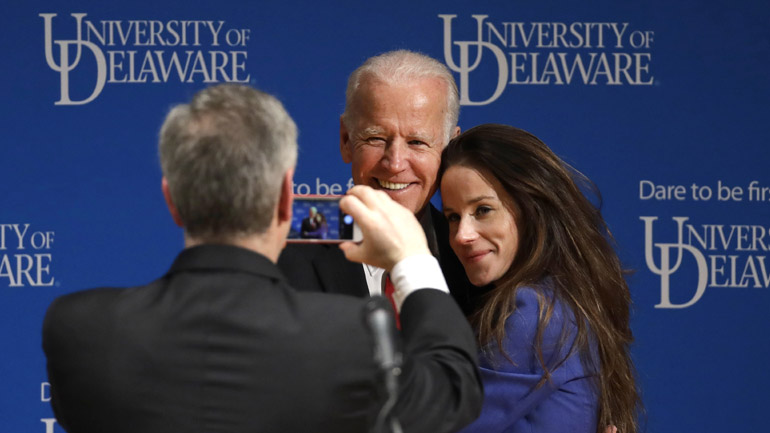 Λευκός Οίκος: Ο Τζο Μπάιντεν δεν θεωρείται «στενή επαφή» της κόρης του Άσλεϊ που βρέθηκε θετική στην Covid-19