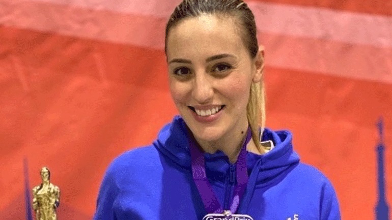 Πενταετής φυλάκιση σε «θαυμαστή» της Άννας Κορακάκη επειδή έβαλε φωτιά στο αυτοκίνητο του συντρόφου της