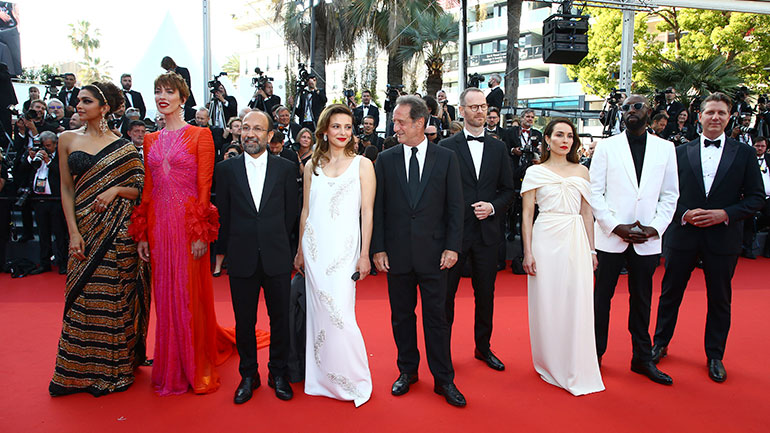 Κάννες 2022: Με Ζελένσκι και την ταινία του Μισέλ Χαζαναβίσιου ξεκίνησε το Φεστιβάλ