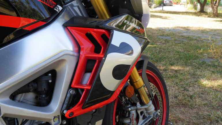 Αεροδυναμικά βοηθήματα στο εσωτερικό των φέρινγκ.