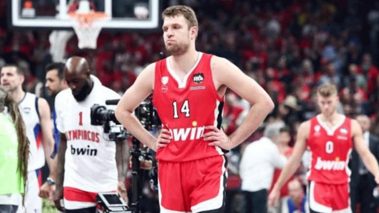 Βεζένκοφ: «Αναλαμβάνω την ευθύνη»