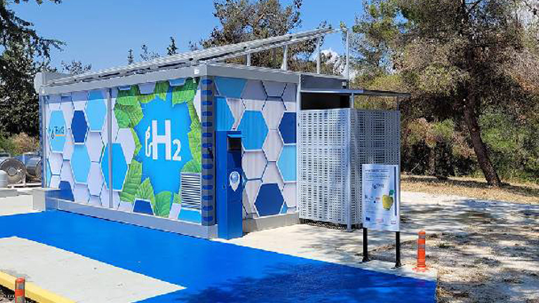 Εγκαινιάστηκε ο πρώτος σταθμός ανεφοδιασμού υδρογόνου για Ι.Χ. στην Ελλάδα…
