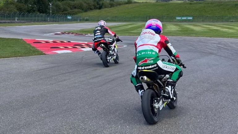 Alonso και Espargaro με Mini Bikes!