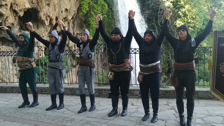 Αφιερωματικό δρώμενο για τον Ποντιακό Ελληνισμό με φόντο τον καταρράκτη της Έδεσσας