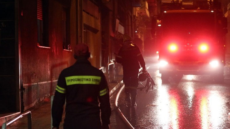 Φωτιά σε εγκαταλελειμμένο κτήριο στο Αιγάλεω
