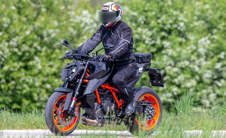 Μεγάλη αλλαγή στο εμπρός μέρος της μοτοσικλέτας.