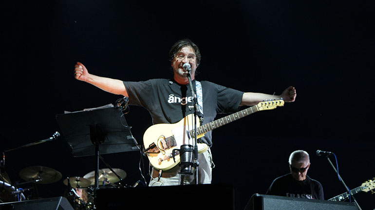 Ρωσία: Θρύλος της ρωσικής ροκ διώκεται επειδή κατήγγειλε την επίθεση στην Ουκρανία Ρωσία: Θρύλος της ρωσικής ροκ διώκεται επειδή κατήγγειλε την επίθεση στην Ουκρανία