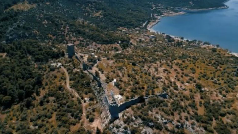 Δείτε το καλύτερα διατηρημένο φρούριο της αρχαιότητας με την εναέρια ματιά του Χρήστου Γιατράκου