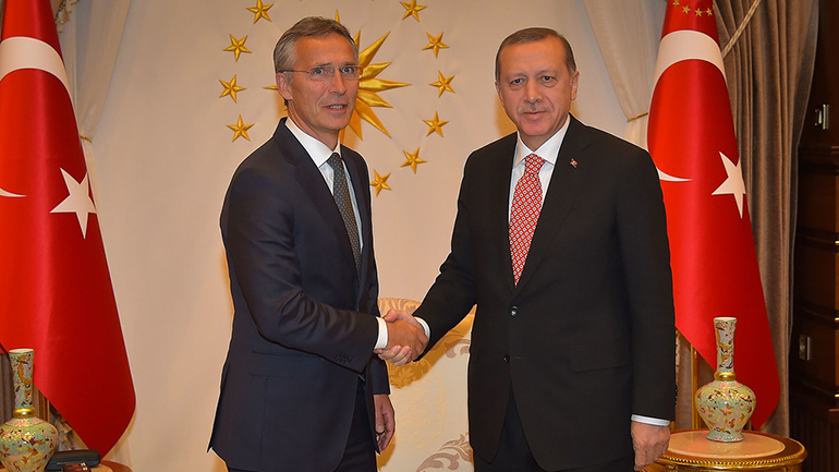 Στόλτενμπεργκ σε Ερντογάν: «Οι συνομιλίες πρέπει να συνεχιστούν για την εξεύρεση λύσης» Στόλτενμπεργκ σε Ερντογάν: «Οι συνομιλίες πρέπει να συνεχιστούν για την εξεύρεση λύσης»