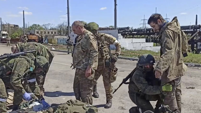 78 γυναίκες ανάμεσα στους αιχμαλώτους που παραδόθηκαν στο Αζοφστάλ