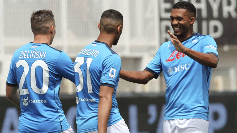 Επεισοδιακό φινάλε με νίκη για τη Νάπολι, 3-0 τη Σπέτσια