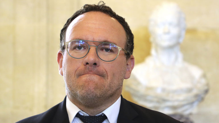 Γαλλία: Αρνείται τις κατηγορίες για βιασμό ο νέος υπουργός Αλληλεγγύης και Ατόμων με Αναπηρία