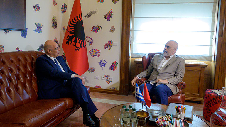 Συνάντηση Δένδια – Ράμα στα Τίρανα