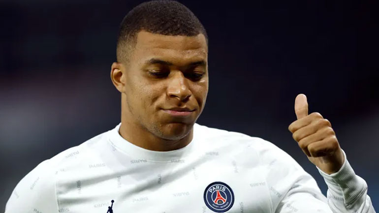 Μπαπέ: «Δεν θα υπερβώ ποτέ τον ρόλο μου ως ποδοσφαιριστής»