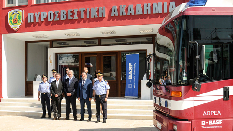 Δωρεά δύο πυροσβεστικών οχημάτων από τη BASF στο Πυροσβεστικό Σώμα
