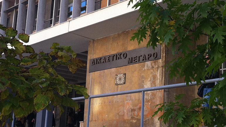 Θεσσαλονίκη: Καταδικάστηκε η 27χρονη που εγκατέλειψε το μωρό της σε πολυκατοικία