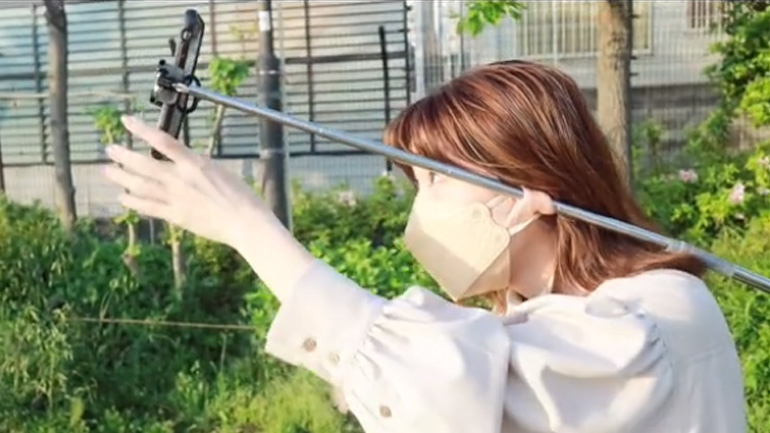 Selfie stick σκουλαρίκι