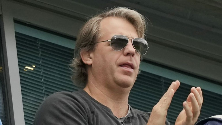 Η Premier League ενέκρινε κι επίσημα την αγορά της Τσέλσι από τον Τοντ Μπόλι