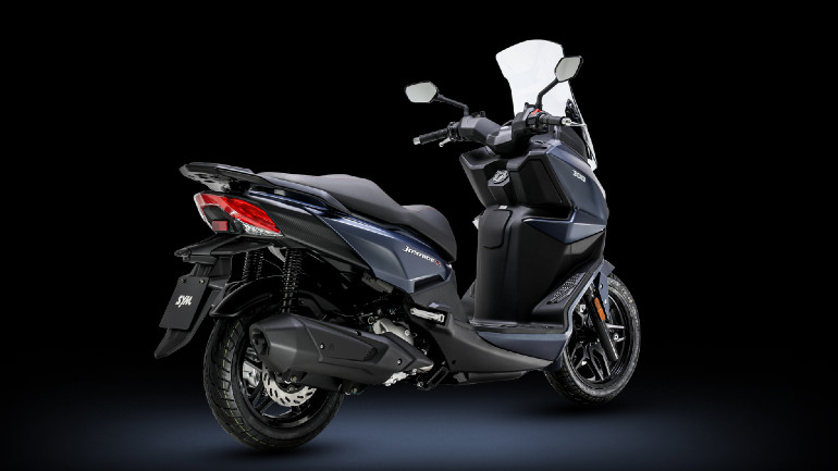 Ρυθμιζόμενα αμορτισέρ πίσω και άνετη σέλα για ξεκούραστα χιλιόμετρα.