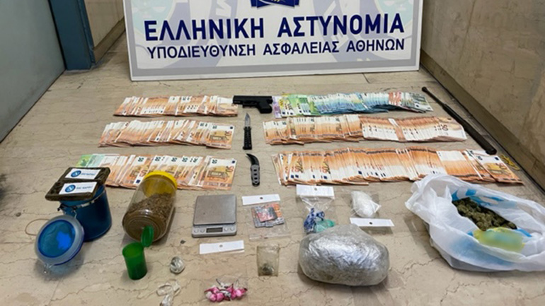 Χειροπέδες για τη «smart» σπείρα κλεφτών με τις κωδικές ονομασίες Χειροπέδες για τη «smart» σπείρα κλεφτών με τις κωδικές ονομασίες